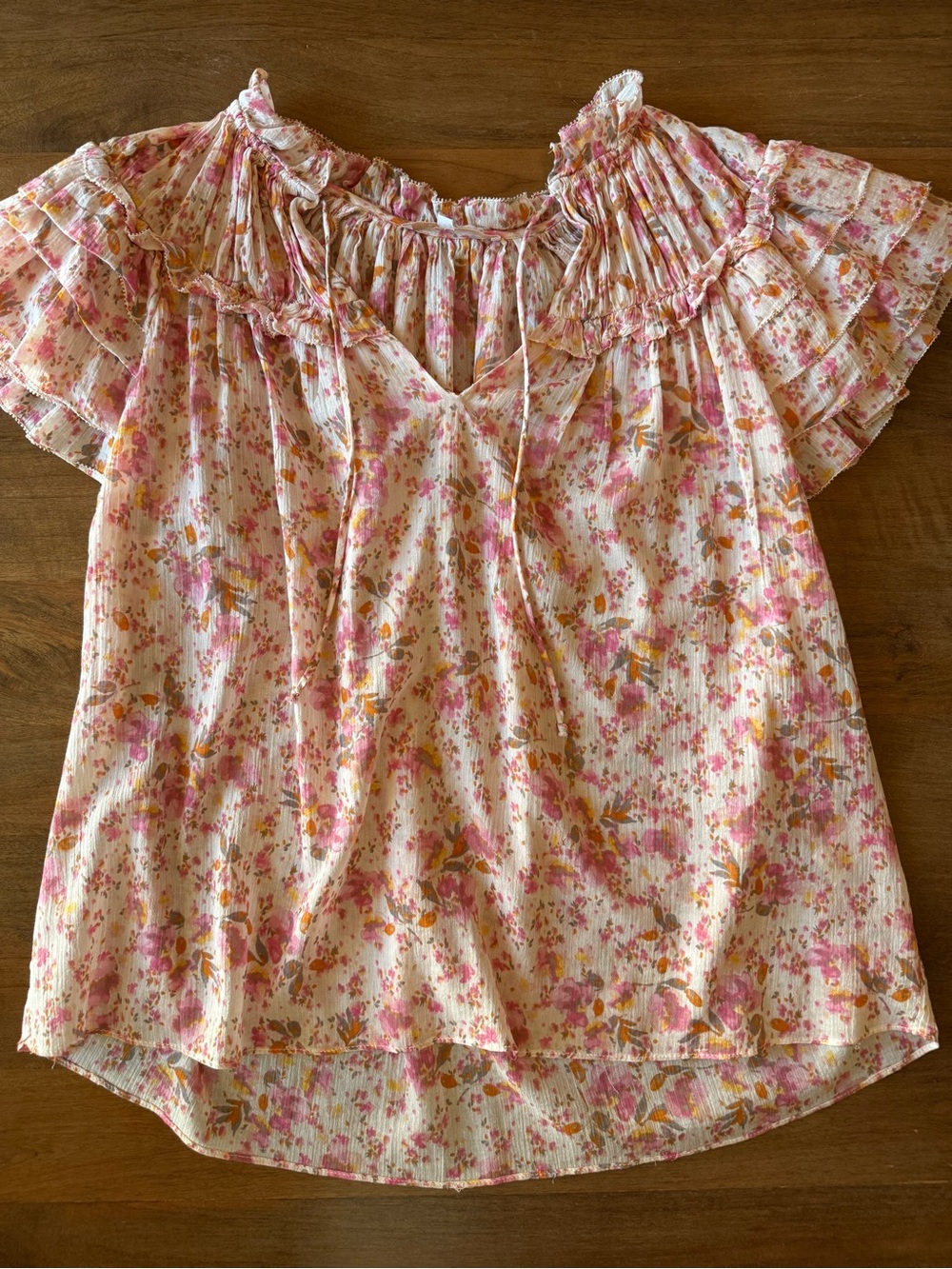 NWOT Pink Floral Ruffle Neck Blouse - women’s medium
